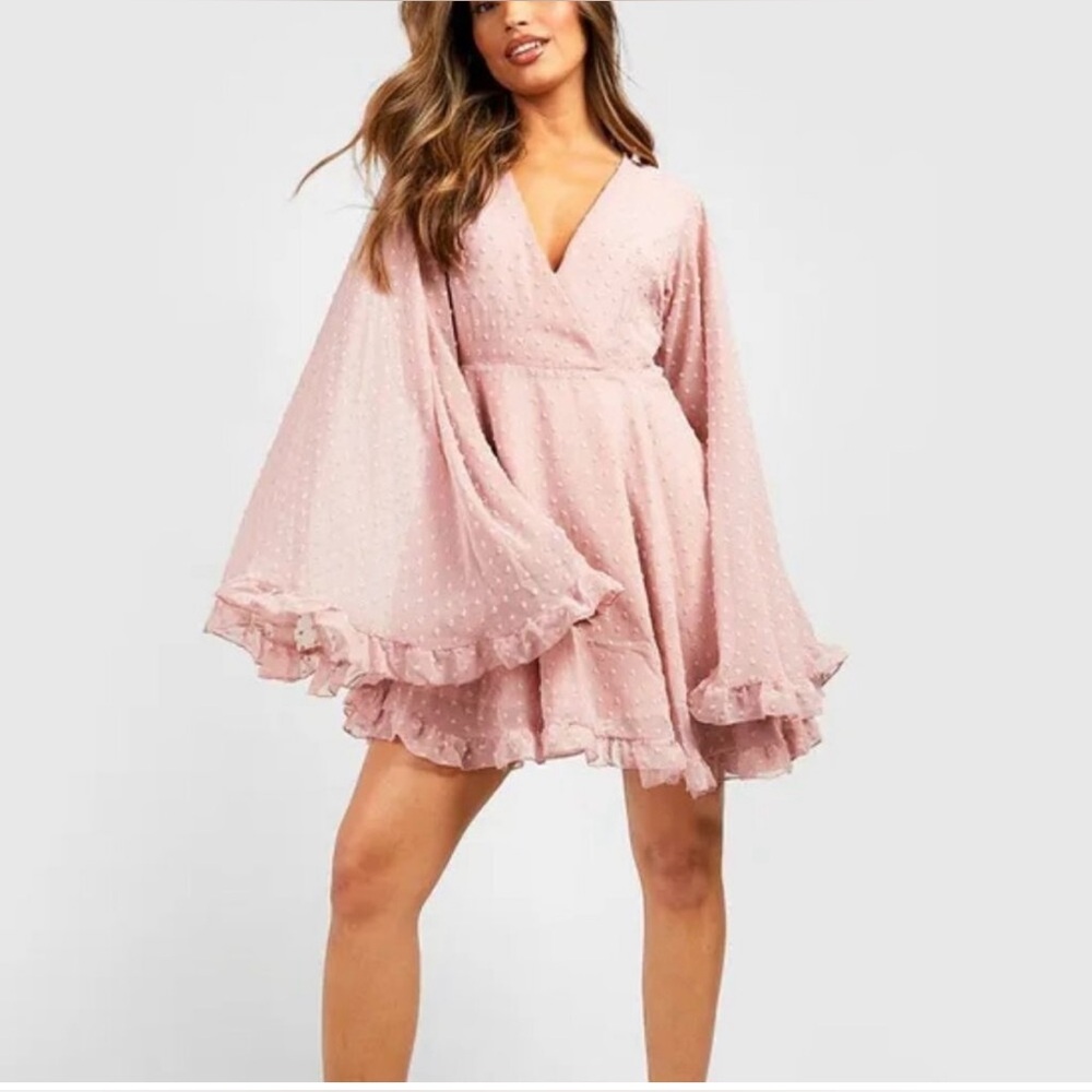 Boohoo Pink flare sleeve skater dress